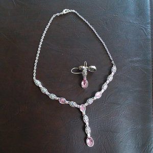 Silver metal filigree necklace & earrings w/pink and iridescent